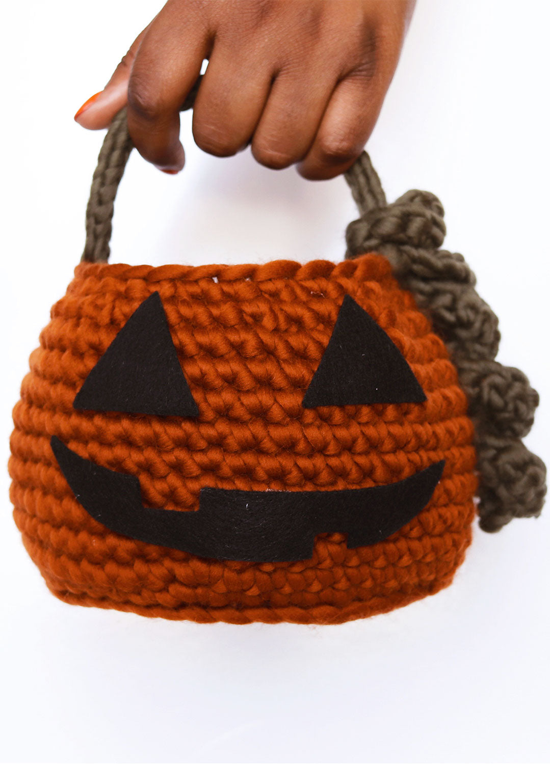 Pumpkin Basket Free Pattern x @tlyarncrafts