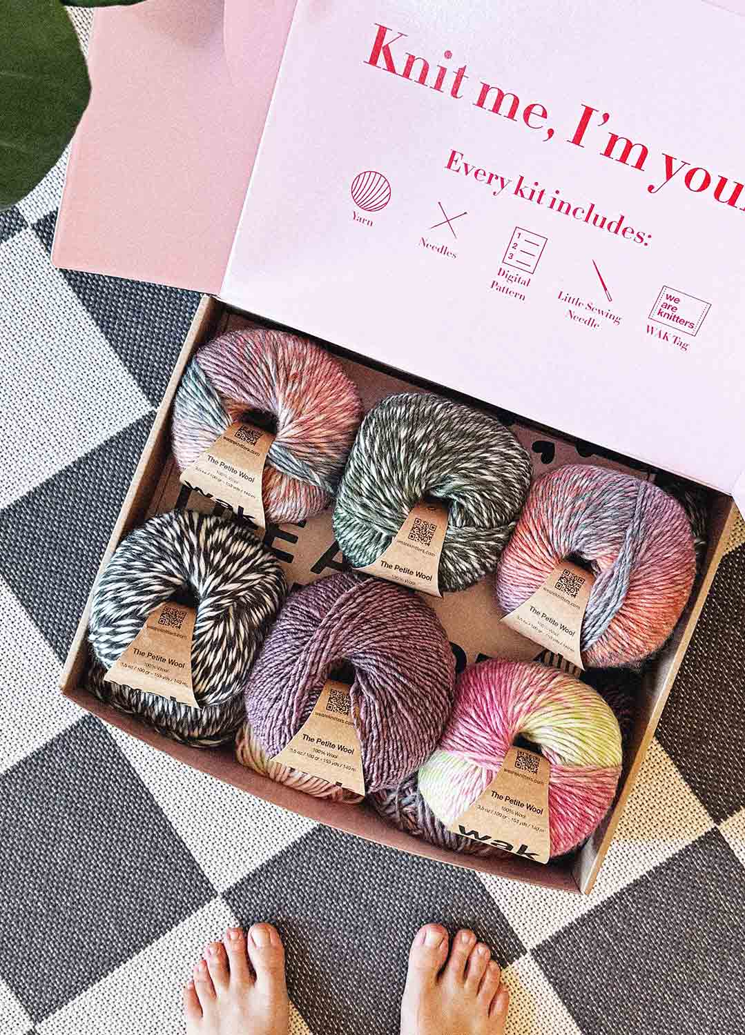 Petite Wool Spotted Black - Limited Edition